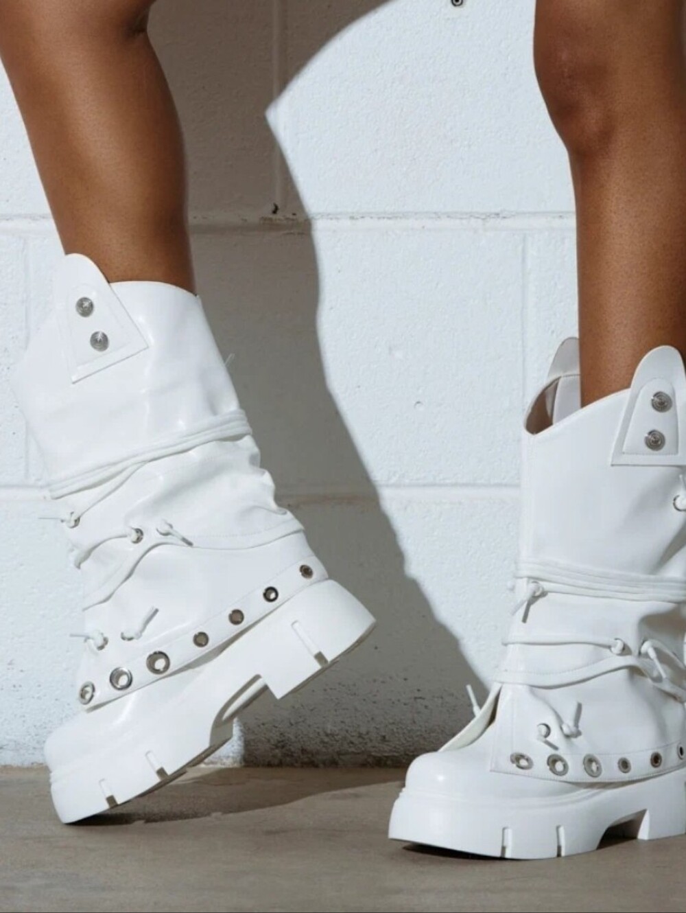 NIB AZALEA WANG WHITE BOOTS
